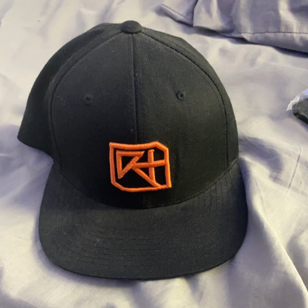 Snap back hats